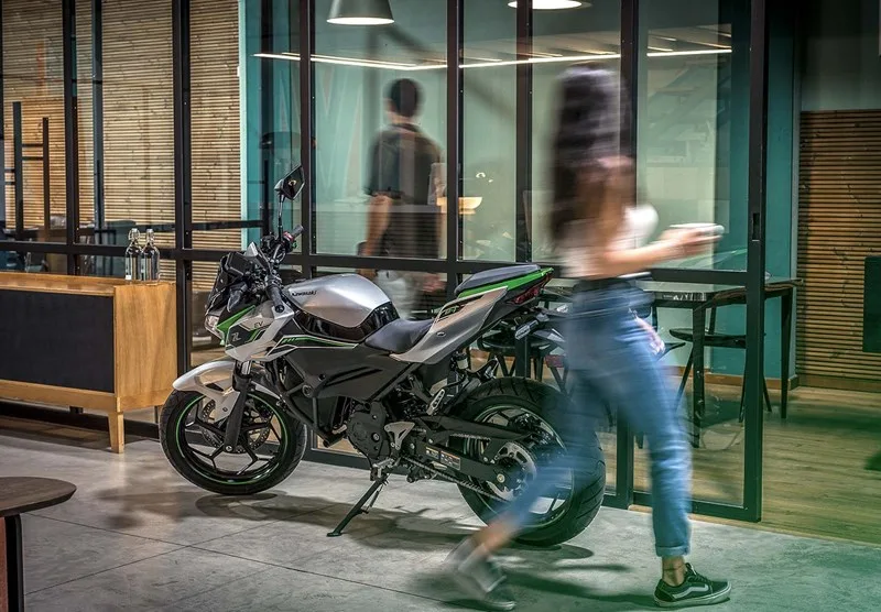 DESAIN SEPEDA MOTOR KAWASAKI Z
