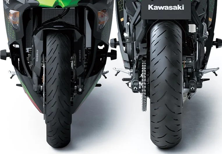 NIMBLE SUPERSPORT-STYLE HANDLING