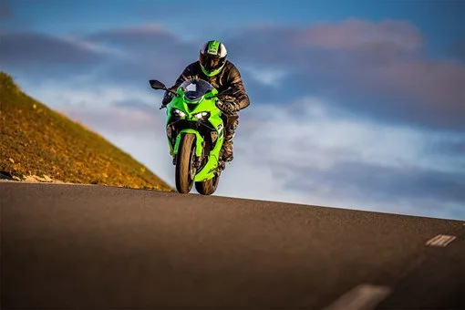 2026 NINJA ZX-6R