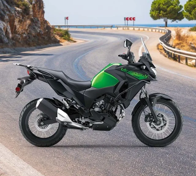 Image of 2027 VERSYS-X 250 (NON-ABS) in action