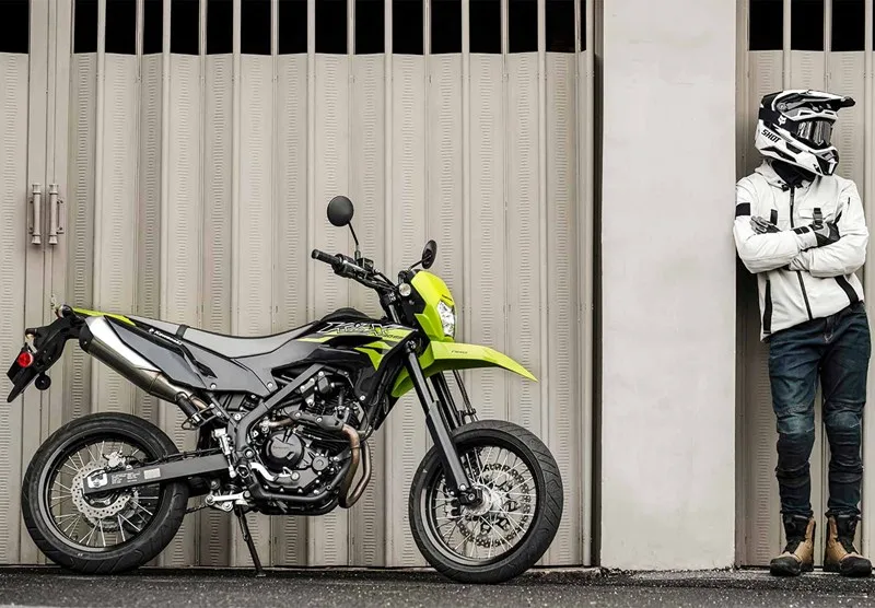 REFINED SUPERMOTO STYLING