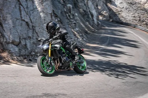 2026 Z900 SE