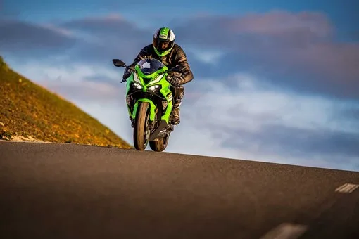 2025 NINJA ZX-6R KRT EDITION 